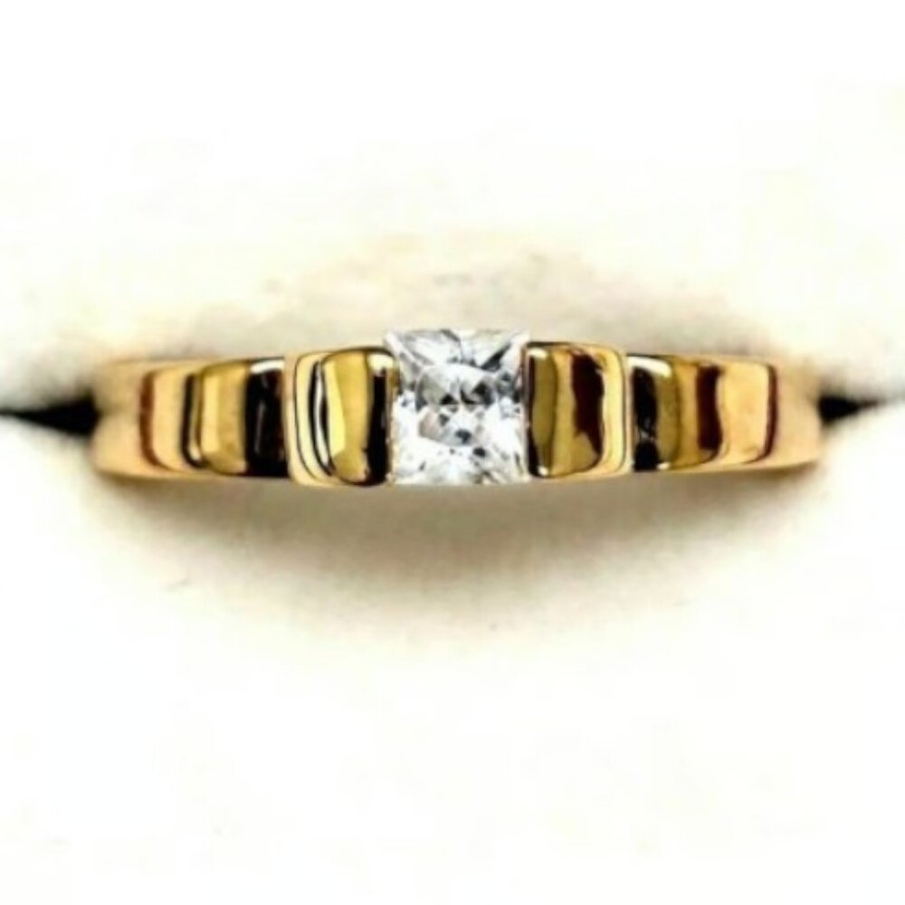 Swarovski Crystal in 18KTGP Yellow Gold Ring
